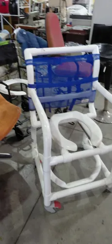 Cadeira pvc banho reforçado 