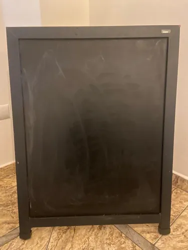 Quadro tipo cavalete duplo de calçada preto