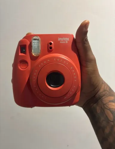 Câmera instax mini 8 vermelha