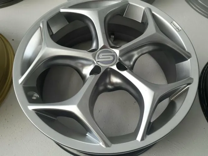 Roda aro 17 Scorro S Hiper Prata Volkswagen gol 4X100 jogo novo