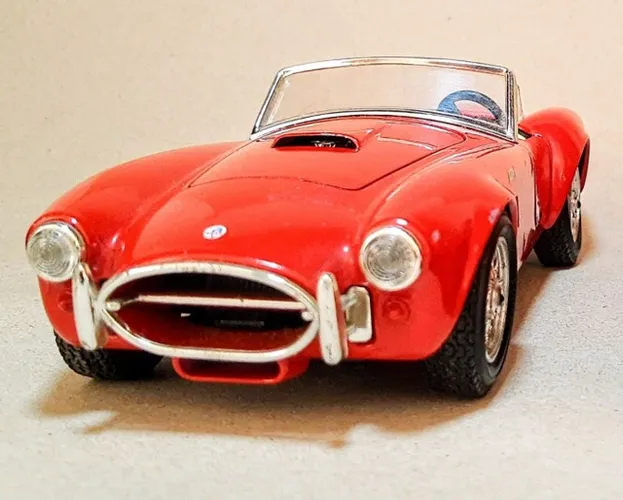 *Miniatura Burago* esc:1:24<br>*Cobra 427*<br>1965<br>Made in Italy
