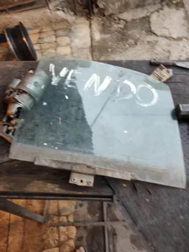 Vidro da porta do Santana 4 portas até 1990 lado direito dianteiro