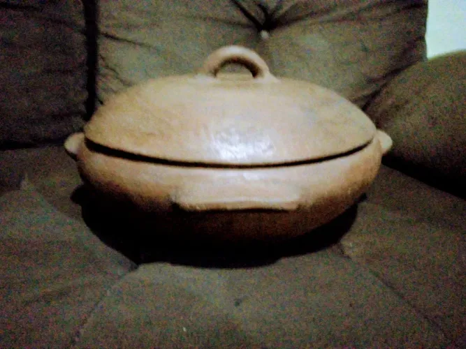 Troco/vendo 24 peças de barro (travessas, panelas e cumbucas) novas 