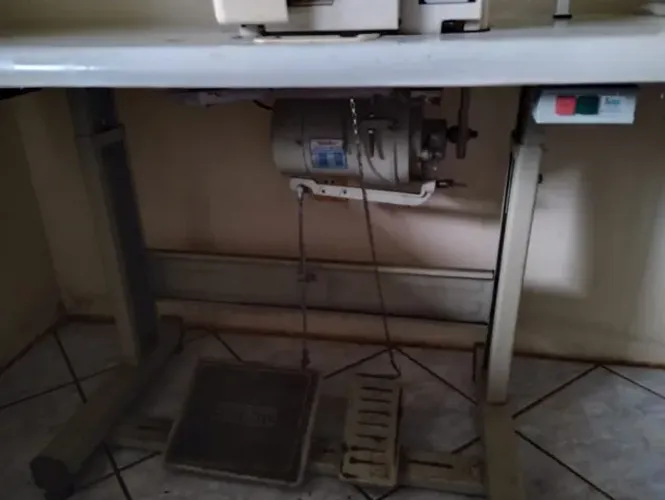 Maquina de Costura Overlock