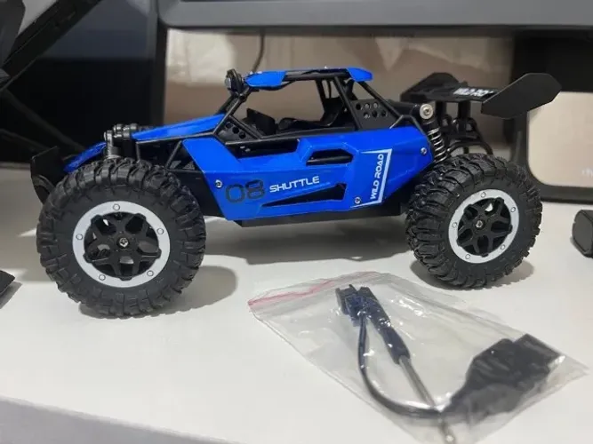 Carro de controle remoto off road 20km + 2.4 de metal