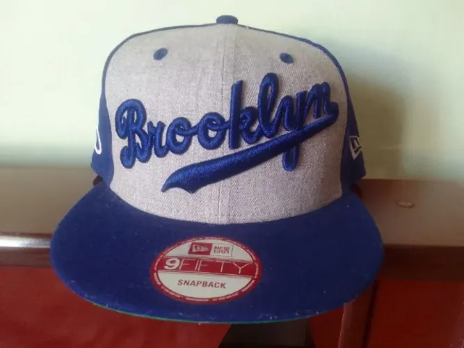 Boné New Era Brooklyn Snapback Aba Reta