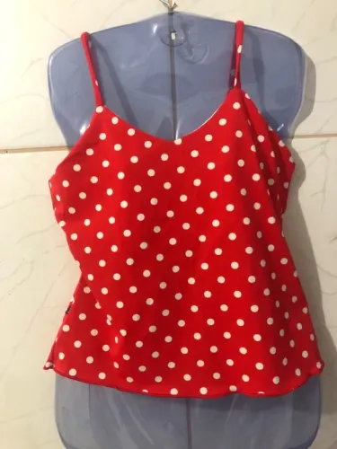 Blusa vermelha de bolinhas (PP/P)