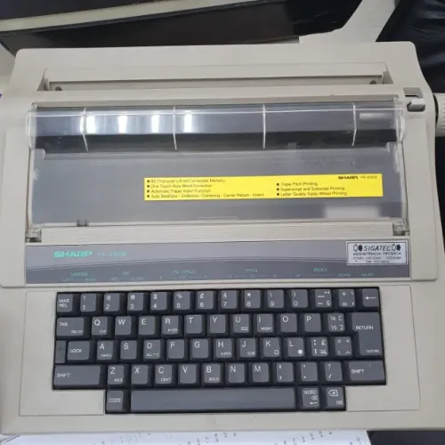 Máquina de escrever Sharp PA-300 III - Somente venda- precisa de manutenção