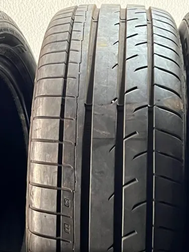 Pneu 215/55/17 Continental 98 % Vida util