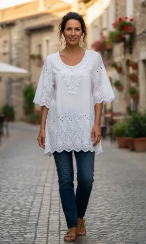 Blusa branca feminina Tam 42/44 de algodão bordada com pedraria acrílica 