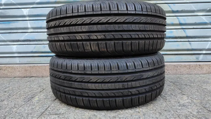 Par de pneus 195/55/15 Nexen N'Fera SU4 (semi novos)