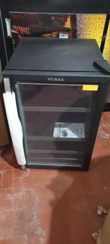 CERVEJEIRA VENAX 100 LTS- 127V - MOD. EXPVQBL 100- BLUE LIGHT-60 HZ PRETO FOSCO- PORTA DE