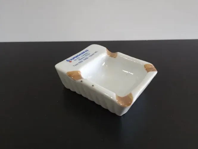 Cinzeiro de porcelana antigo Supergasbras branco