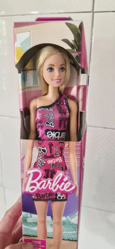 Boneca Barbie basica loira nova