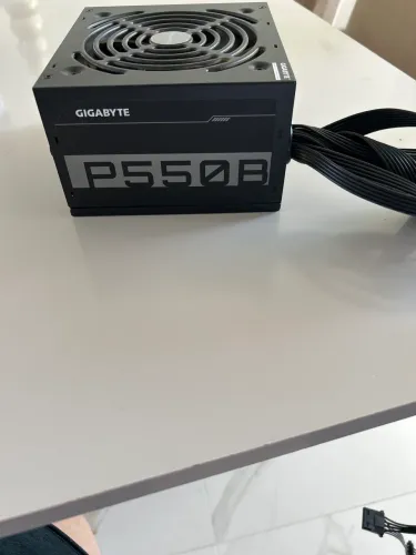Fonte Gigabyte P550B 550W 80 Plus Bronze - Perfeita - Testada