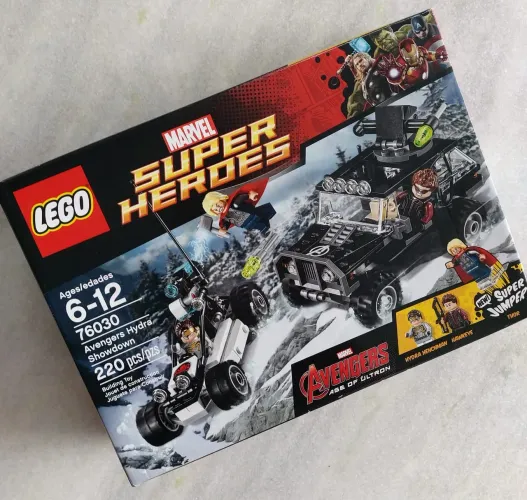 LEGO Marvel Super Heroes Avengers Hydra Showdown 76030