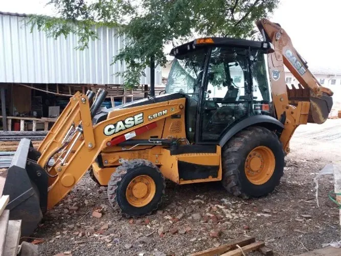 Retroescavadeira Case 580N 4X4 Ano 2015  