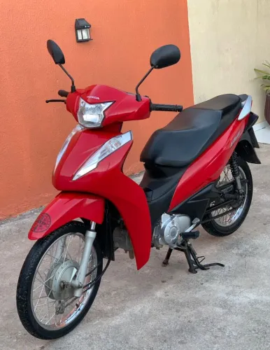Vendo moto Honda Biz 110i<br>Ano: 2022/2023 <br>22.300km rodados <br>Pneus novos<br>Relação nova