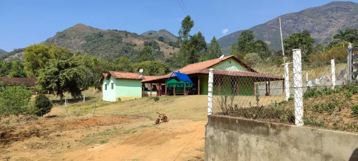 Propriedade Rural, com 2 Moradias - bairro Nogueira em Aiuruoca, MG