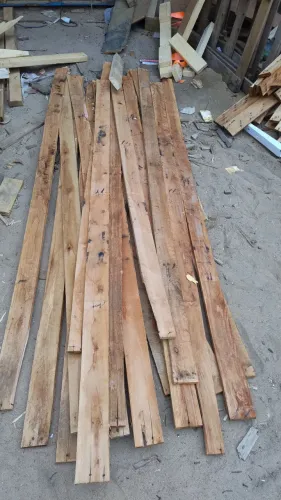 Tábua de eucalipto medidas 2.30 de comprimento por 9cm de largura 