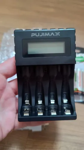 Carregador De Pilhas Inteligente 4 Slots AA/AAA Usb Display LCD Carregamento Rápido 1.2V