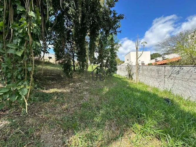 Terreno à venda no Condomínio Estância Marambaia em Vinhedo.