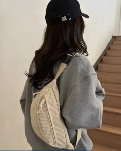 Pochete Bag de Veludo Cotelê Transversal Unissex