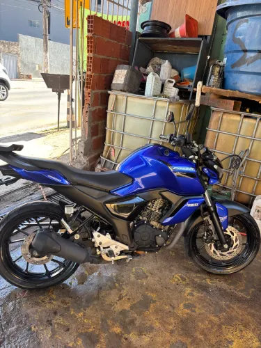 Yamaha FZ15 ABS muito conservada