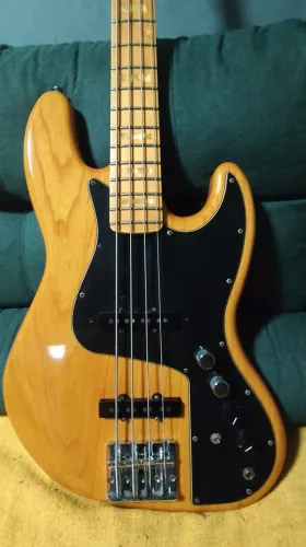 Baixo Elétrico Fender Marcus Miller - México