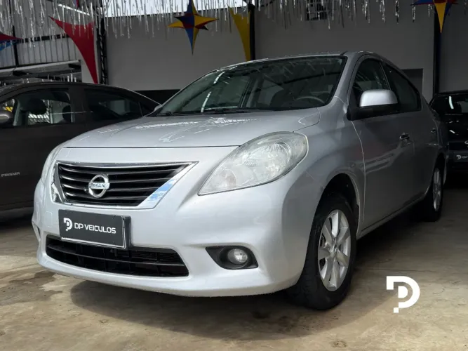 Nissan Versa SL 1.6 16V Flexstart 4P Mec. 2013