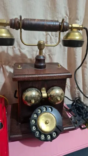 Telefone antigo 