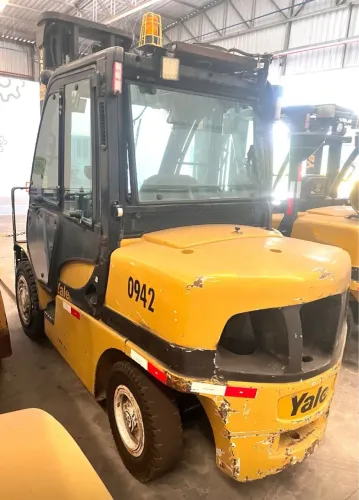 Empilhadeira Yale GP90VX ano 2011, para 4.500 Kg, ar condicionado, à Diesel em SP
