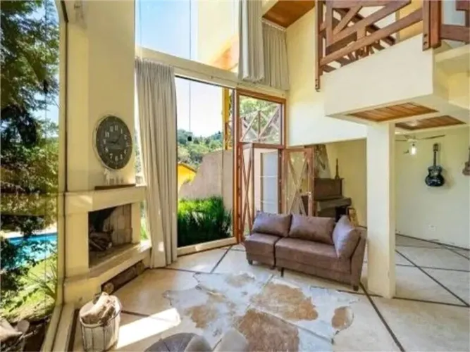 Casa à venda com 4 quartos no condomínio Quebec Ville, São Roque - SP