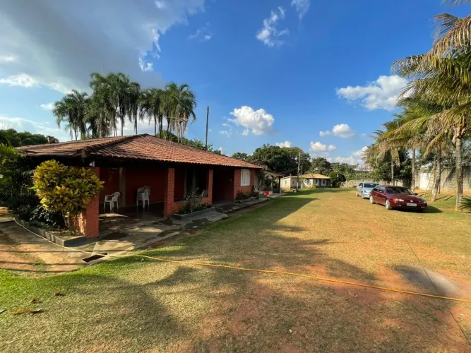 Setor Grajau/Sítio/Chácara para aluguel possui 23.765m2 com 3 casas  Setor Grajaú - Goiâni