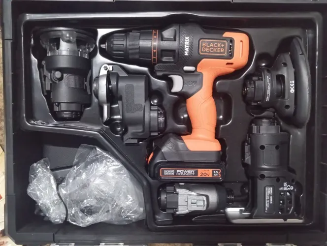 Kit de Ferramentas 6 Combinadas Black+Decker 20V