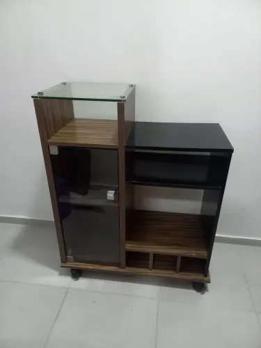 Móvel Organizador com Vidro e Rodinhas
