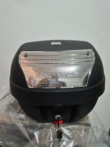 Novo. Baú para moto (universal)