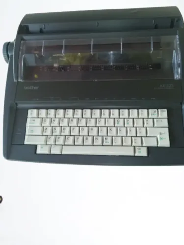 Maquina de escrever Brother Oportunidade Barato