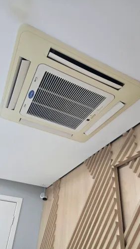 Ar-condicionado cassete 18000 BTUS Springer