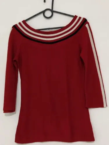 Blusinha de lã vermelha