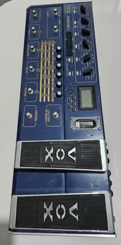 Pedaleira valvulada Vox Tonelab