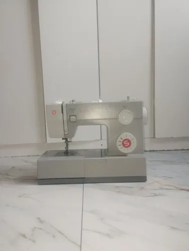 Máquina de costura Singer facilita pro 4411