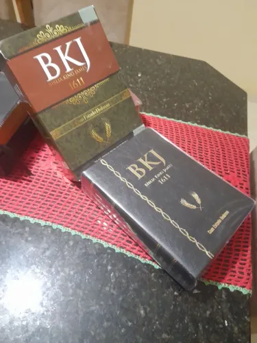 Bíblia de estudo bkj 1611(usada excelente)