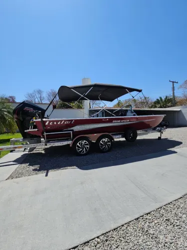 Barco premium de pesca