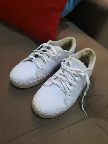 Tênis branco casual
