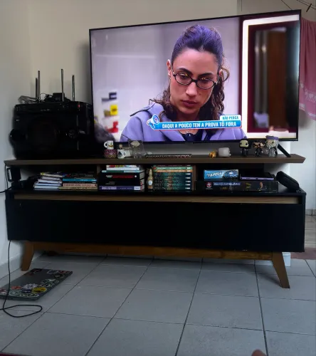 Rack Retrô 1,60m para TV até 65 Preto com Amadeirado