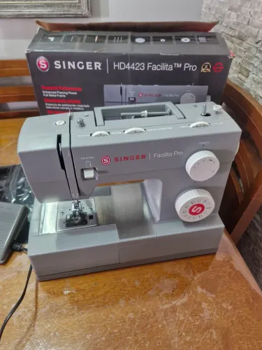 Máquina de costura singer facilita 4423 127v