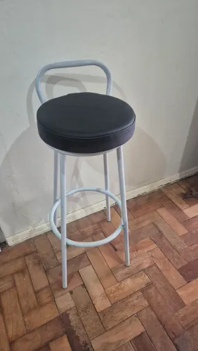 Banqueta alta estofada