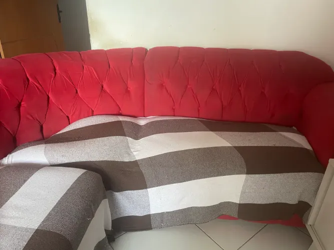 sofá de canto vermelho 
