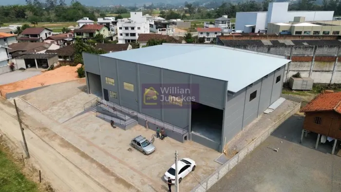 Imóvel para aluguel com 720 metros quadrados em Vila Becker - Santo Amaro da Imperatriz -